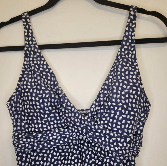 Nip Tuck One Piece Swimsuit With Tummy Control And Adjustable Straps 8 - Picture 4 of 11